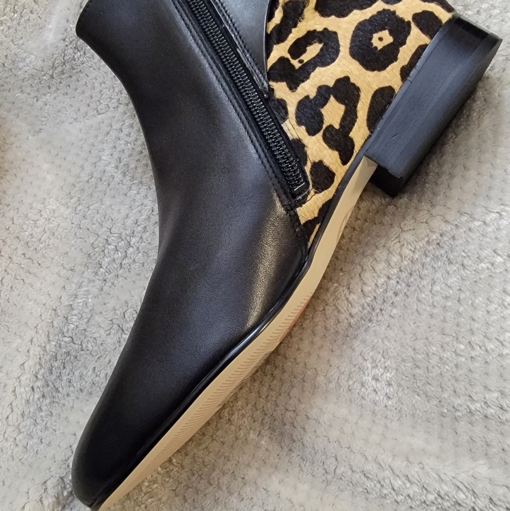 New without box Michael Kors Low Black Leather Boots w/ lock & fur